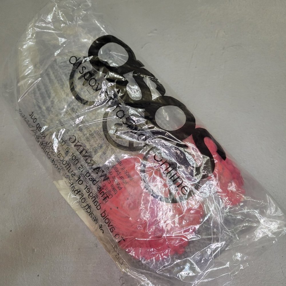 [BNIB]🔴asos🔴Oversized RED Pom Pom Mitten 🧤❤️ - Picture 4 of 6